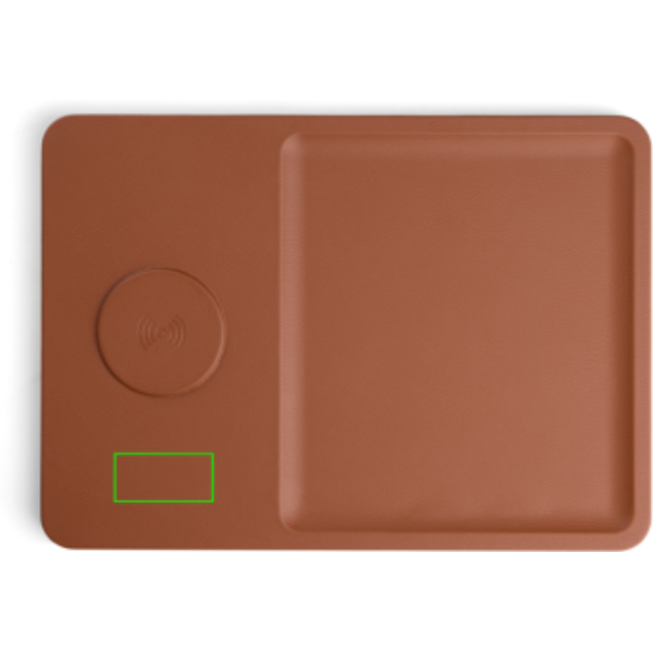 Cargador y bandeja de accesorios VINGA Timo RCS - Oficina - Mochilas corporativas personalizadas - Tecnica Etiqueta PU Sortino - Zona parte izquierda abajo