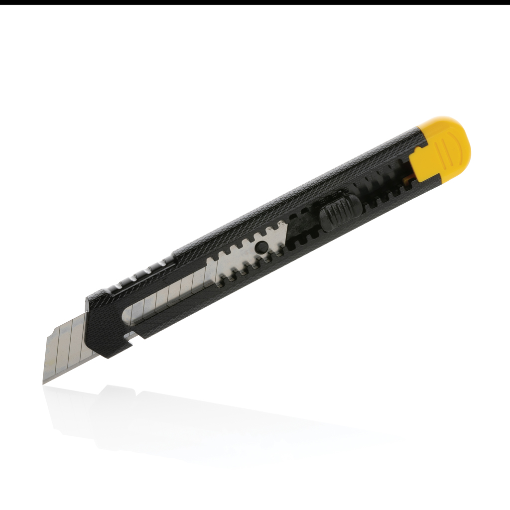 Refillable RCS recycled plastic snap-off knife
