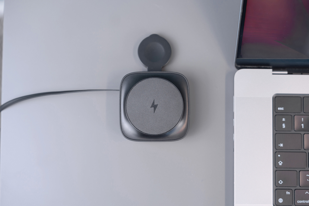 Picture of Urban Vitamin Goleta 2-in-1 15W magnetic wireless charger