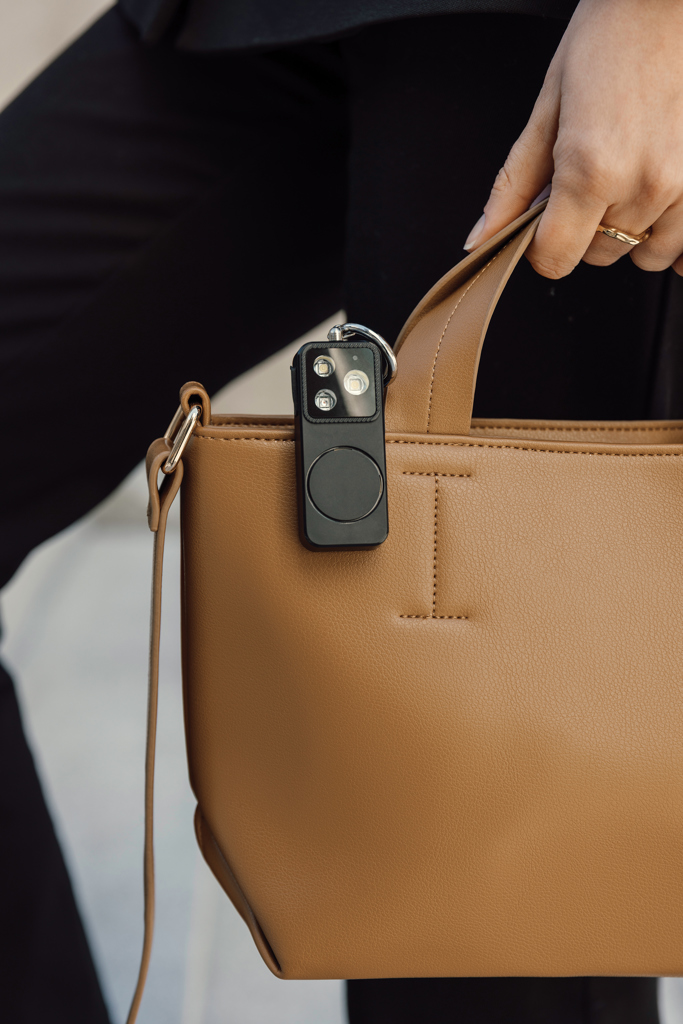 GuardBuddy RCS alarma personal recargable por USB-C