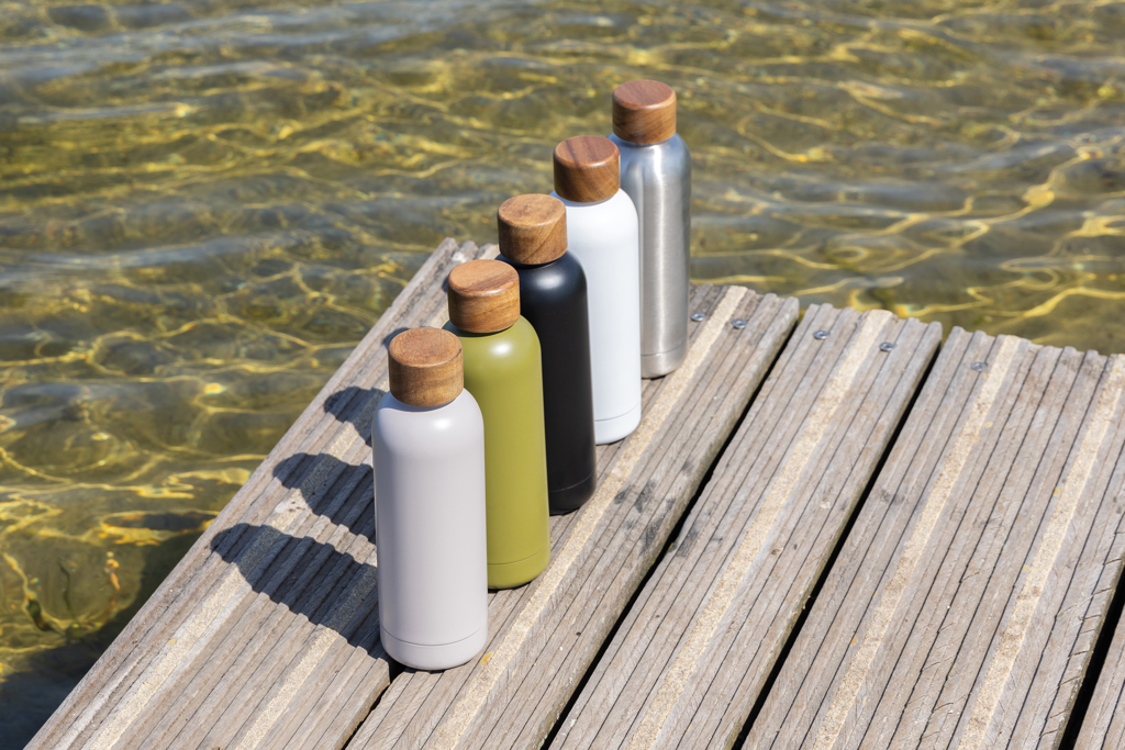 Botella Wood de acero inoxidable reciclado certificado RCS