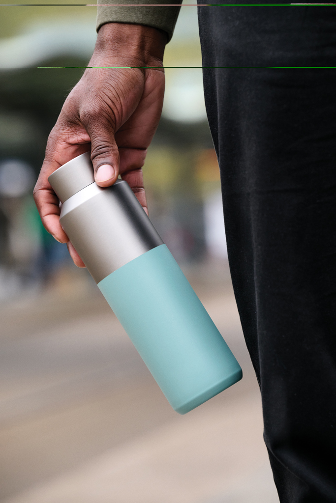 Botella de agua Fluid acero reciclado certificado RCS 600 ml