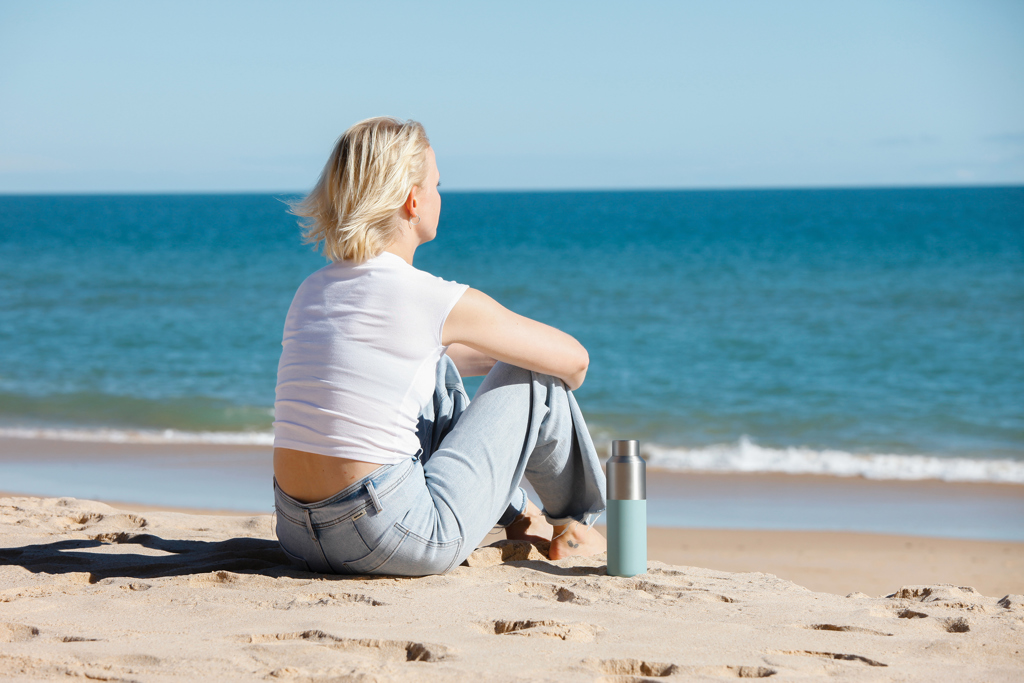 Botella de agua Fluid acero reciclado certificado RCS 600 ml