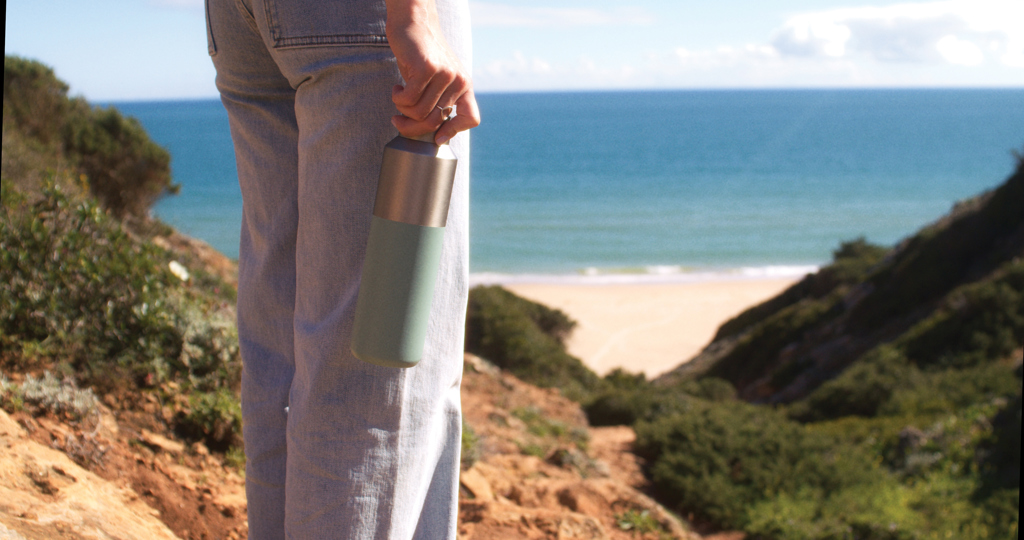 Botella de agua Fluid acero reciclado certificado RCS 600 ml