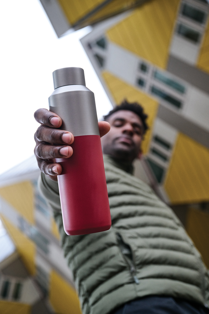 Botella de agua Fluid acero reciclado certificado RCS 600 ml