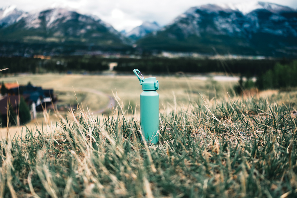 Botella deportiva con cierre de acero reciclado RCS, 600 ml