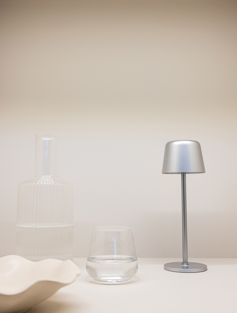 Lámpara de mesa Zenic RCS plástico reciclado recargable USB