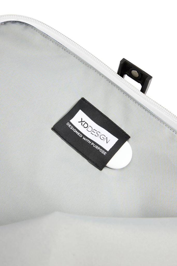 Mochila urbana resistente al agua con solapa