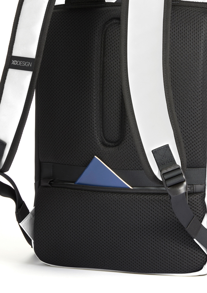 Mochila urbana resistente al agua con solapa