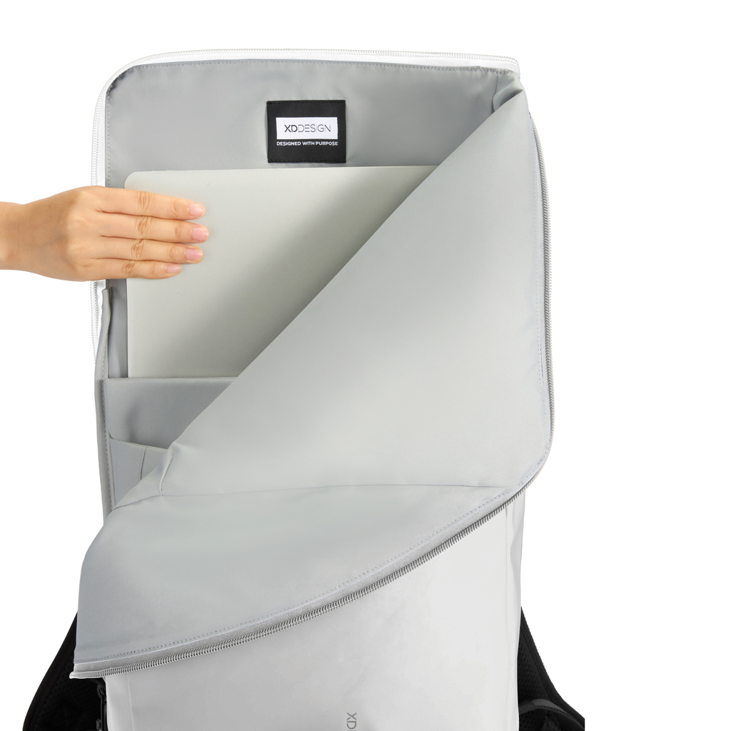 Mochila urbana resistente al agua con solapa