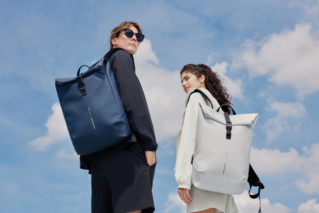 Mochila urbana resistente al agua con solapa