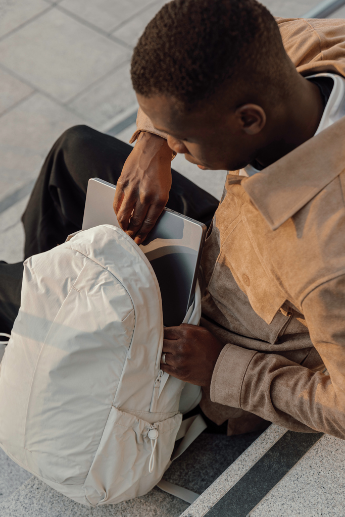 Mochila KENTO URBAN RCS nailon reciclado 15,6