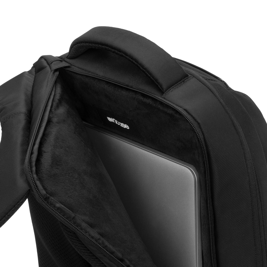 Funda fina Incase ICON