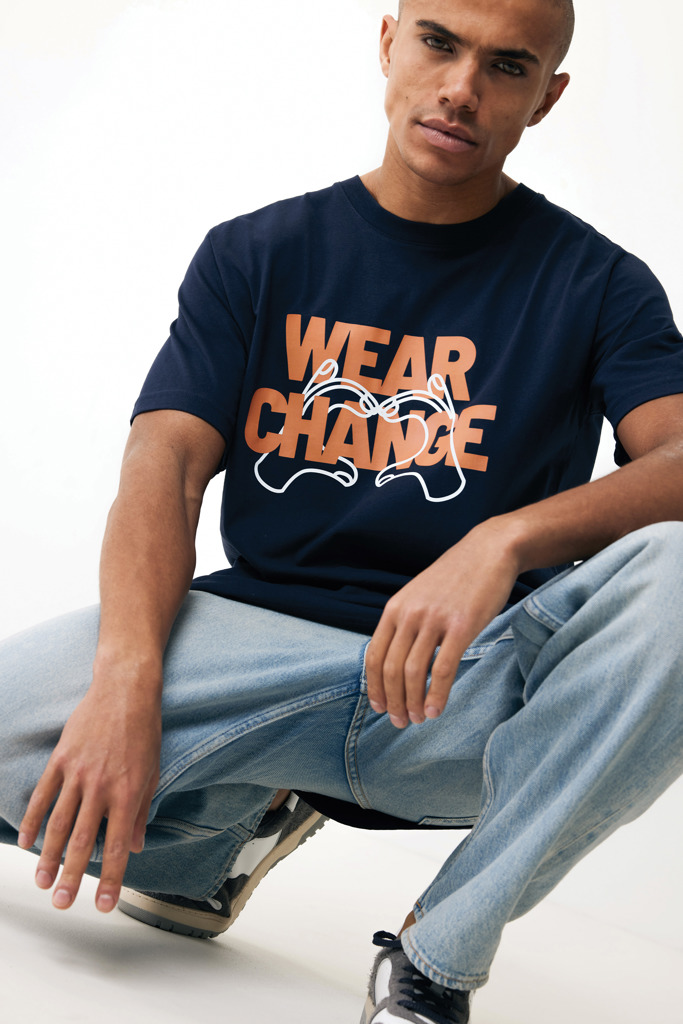 IQONIQ Kakadu Camiseta Relax Fit Algodón Reciclado