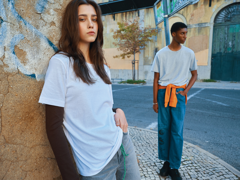 IQONIQ Kakadu Camiseta Relax Fit Algodón Reciclado