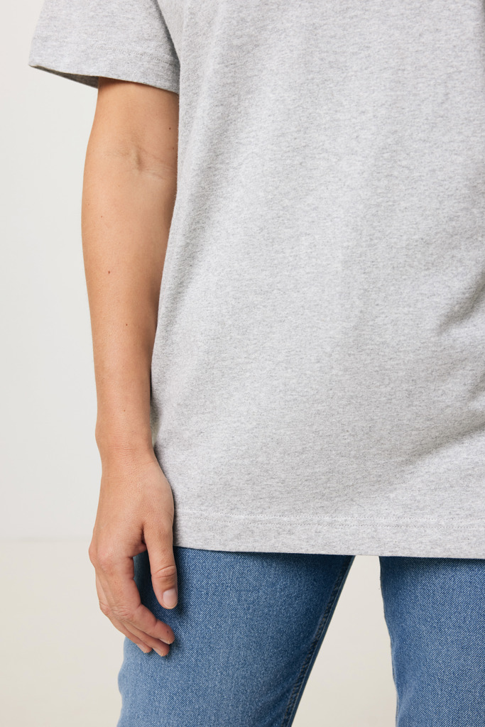 IQONIQ Kakadu Camiseta Relax Fit Algodón Reciclado