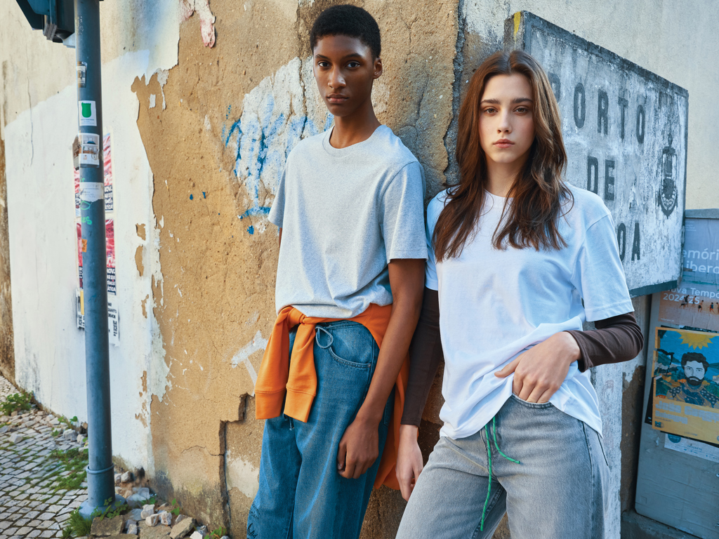 IQONIQ Kakadu Camiseta Relax Fit Algodón Reciclado