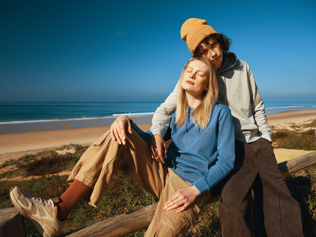 IQONIQ Torres ungefärbter Hoodie aus recycelter Baumwolle - 40