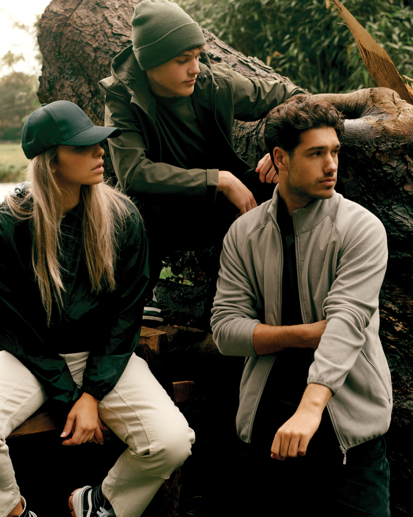 Picture of Iqoniq Logan recycled polyester lightweight jacket
