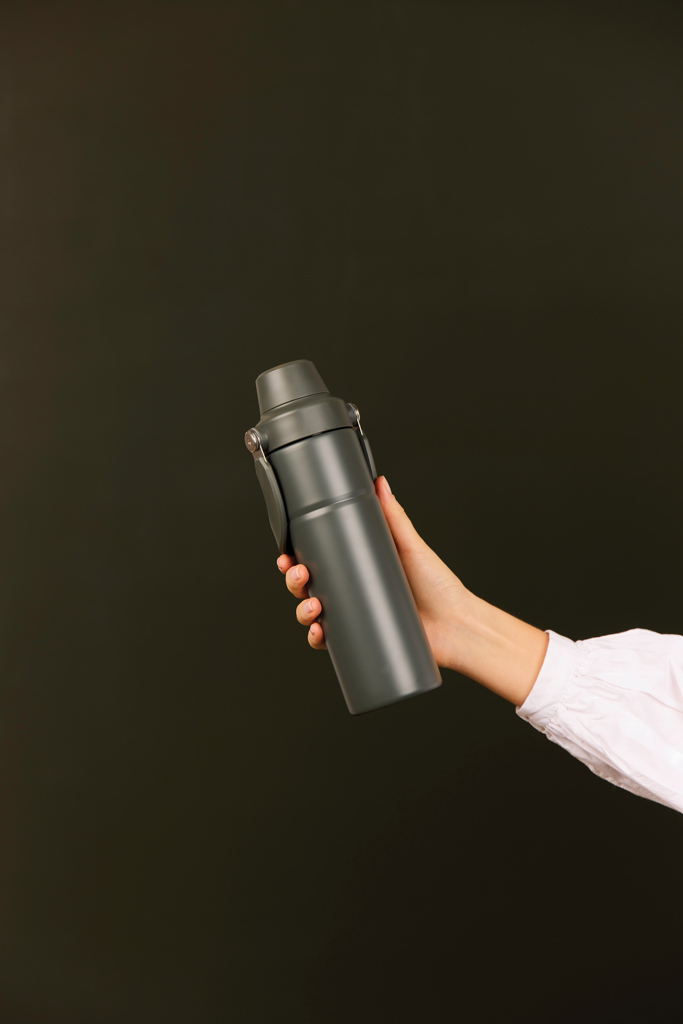 Botella VINGA Baltimore acero inoxidable RCS reciclada 600ml