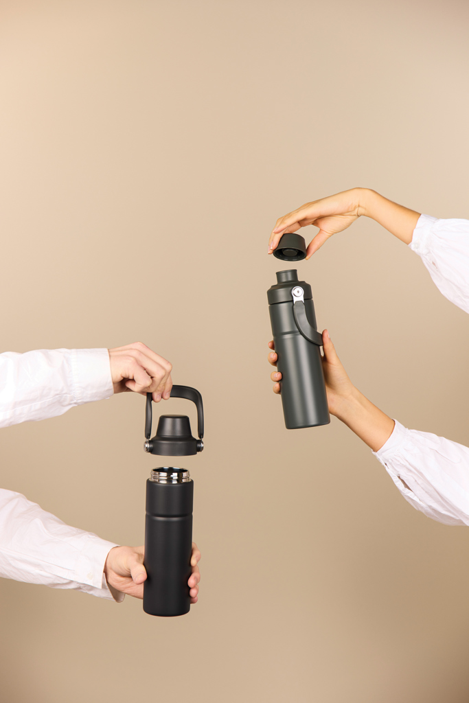 Botella VINGA Baltimore acero inoxidable RCS reciclada 600ml