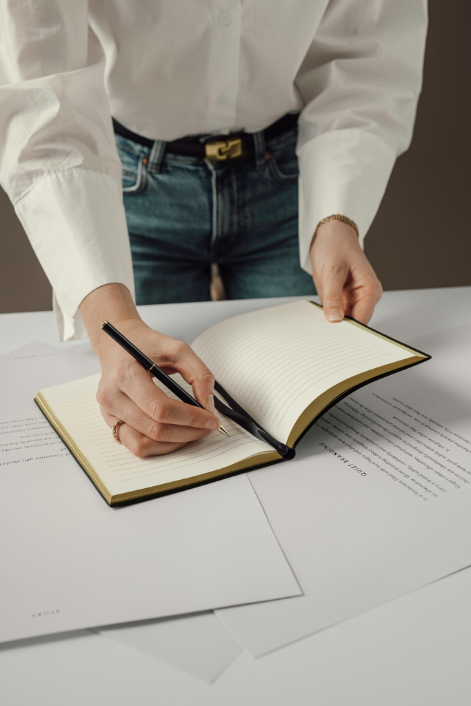 Set escritura ejecutiva VINGA Arlo RCS