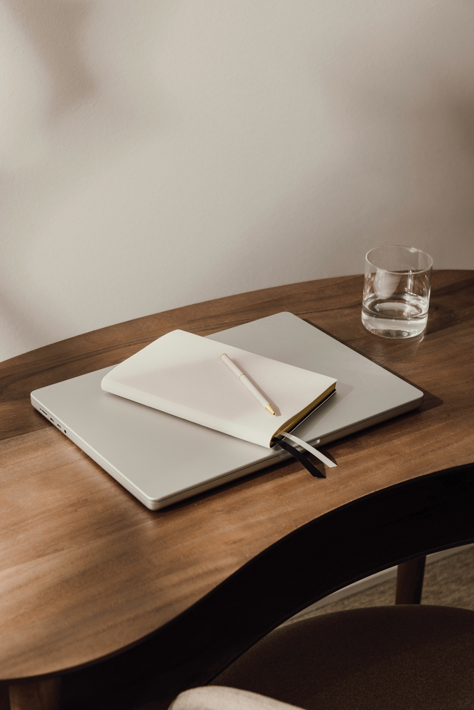 blanco Set escritura ejecutiva VINGA Arlo RCS